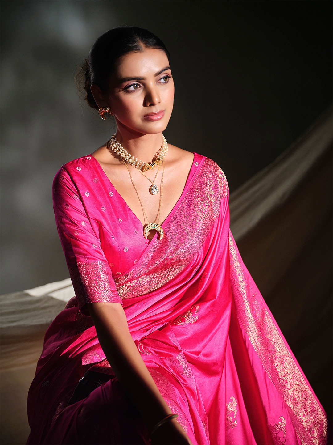 

Sangria Woven Design Pure Silk Zari Banarasi Saree, Pink