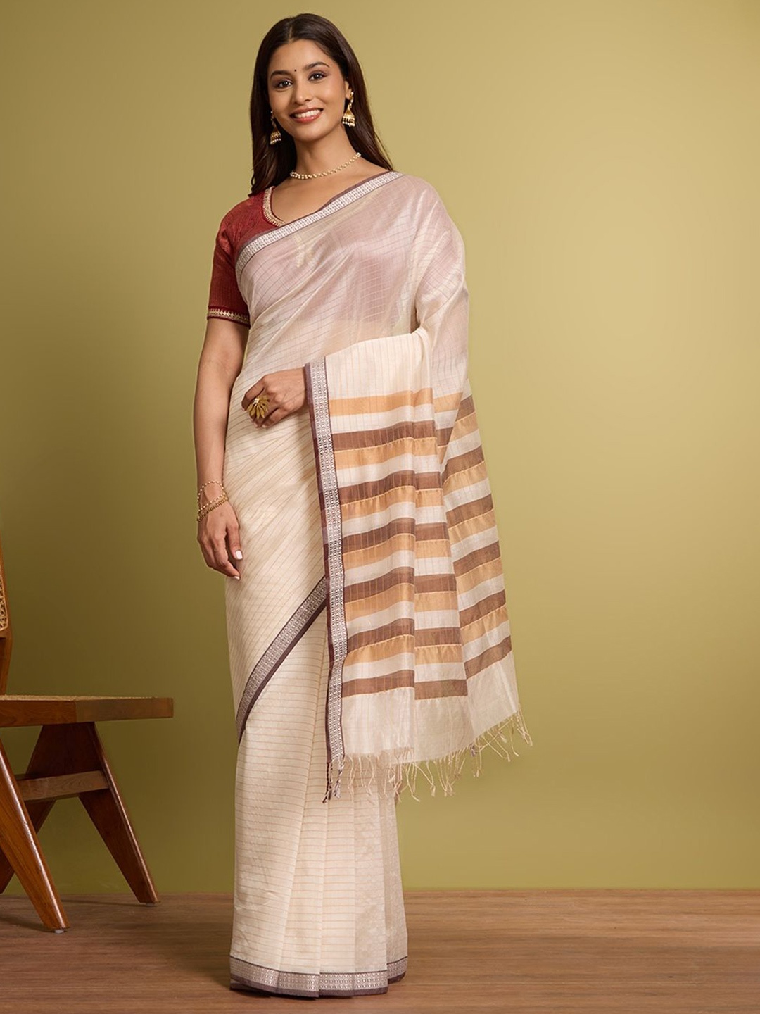 

Taneira Striped Zari Traditional Maheshwari Saree, Off white