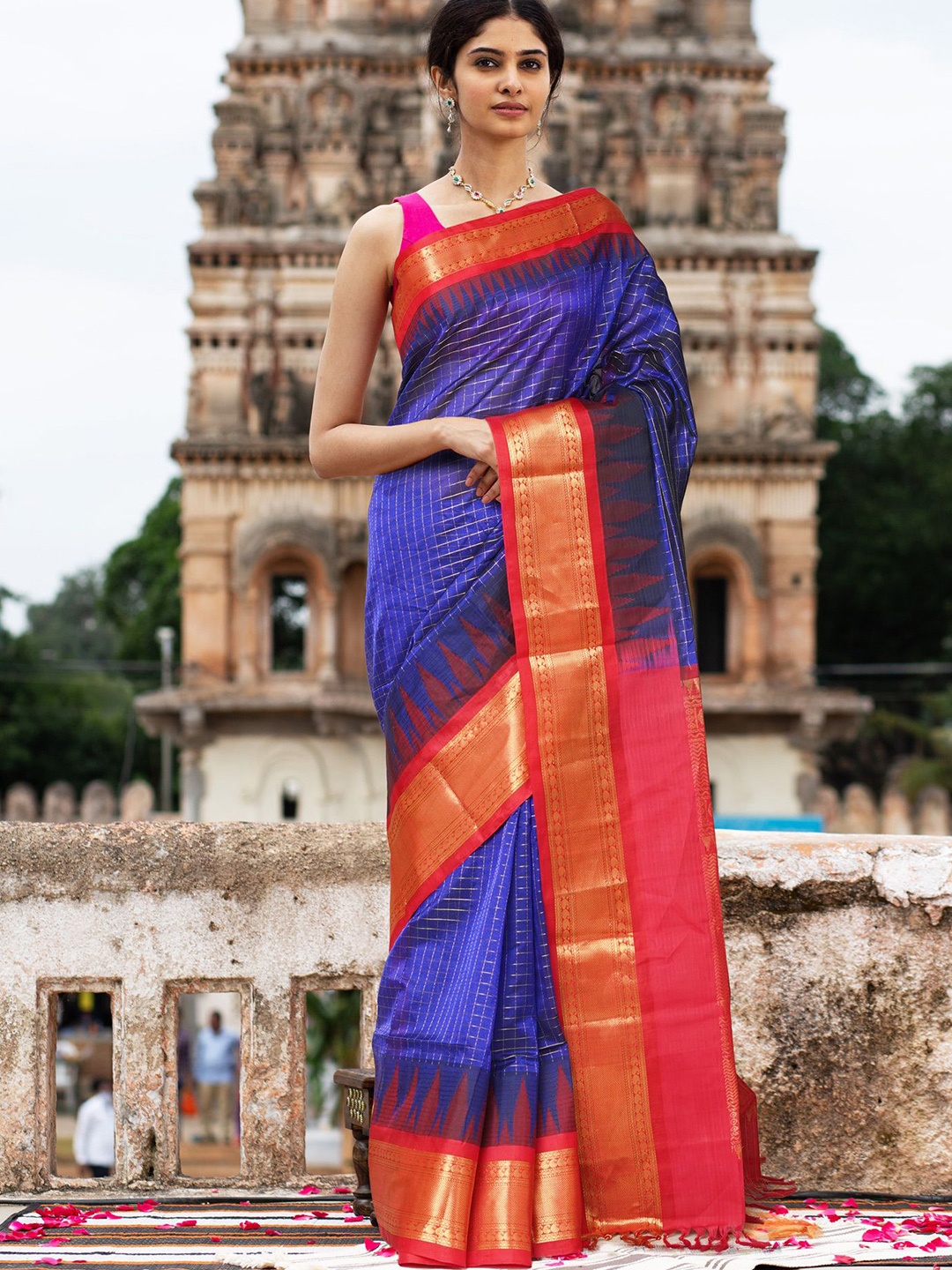 

Unnati Silks Women Woven Design Zari Silk Cotton Handloom Kanjeevaram Saree, Blue