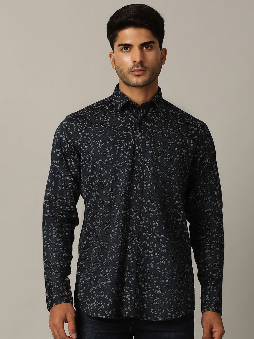 

JADE BLUE Men Spread Collar Floral Printed Cotton Casual Shirt, Black