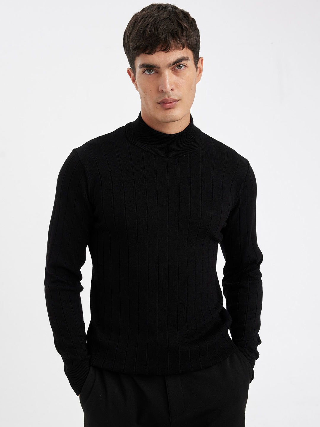 

DeFacto Men High Neck Pullover, Black