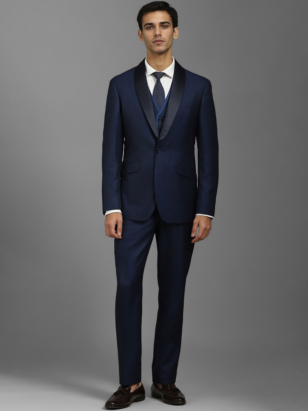 

Louis Philippe Men Single-Breasted 3 Piece Formal Suit, Navy blue