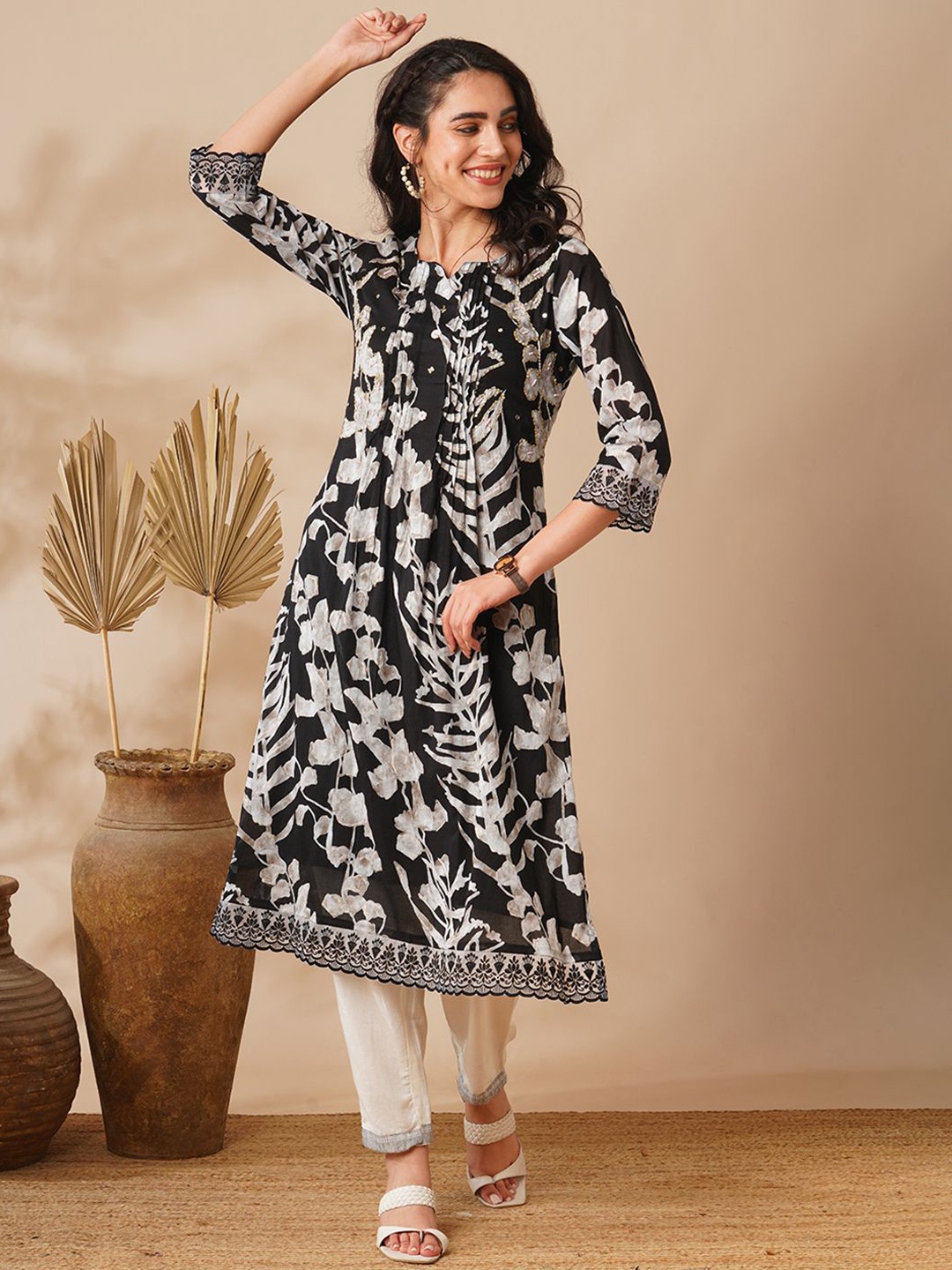 

FASHOR Black Floral Printed Sequinned Cotton Straight Kurta