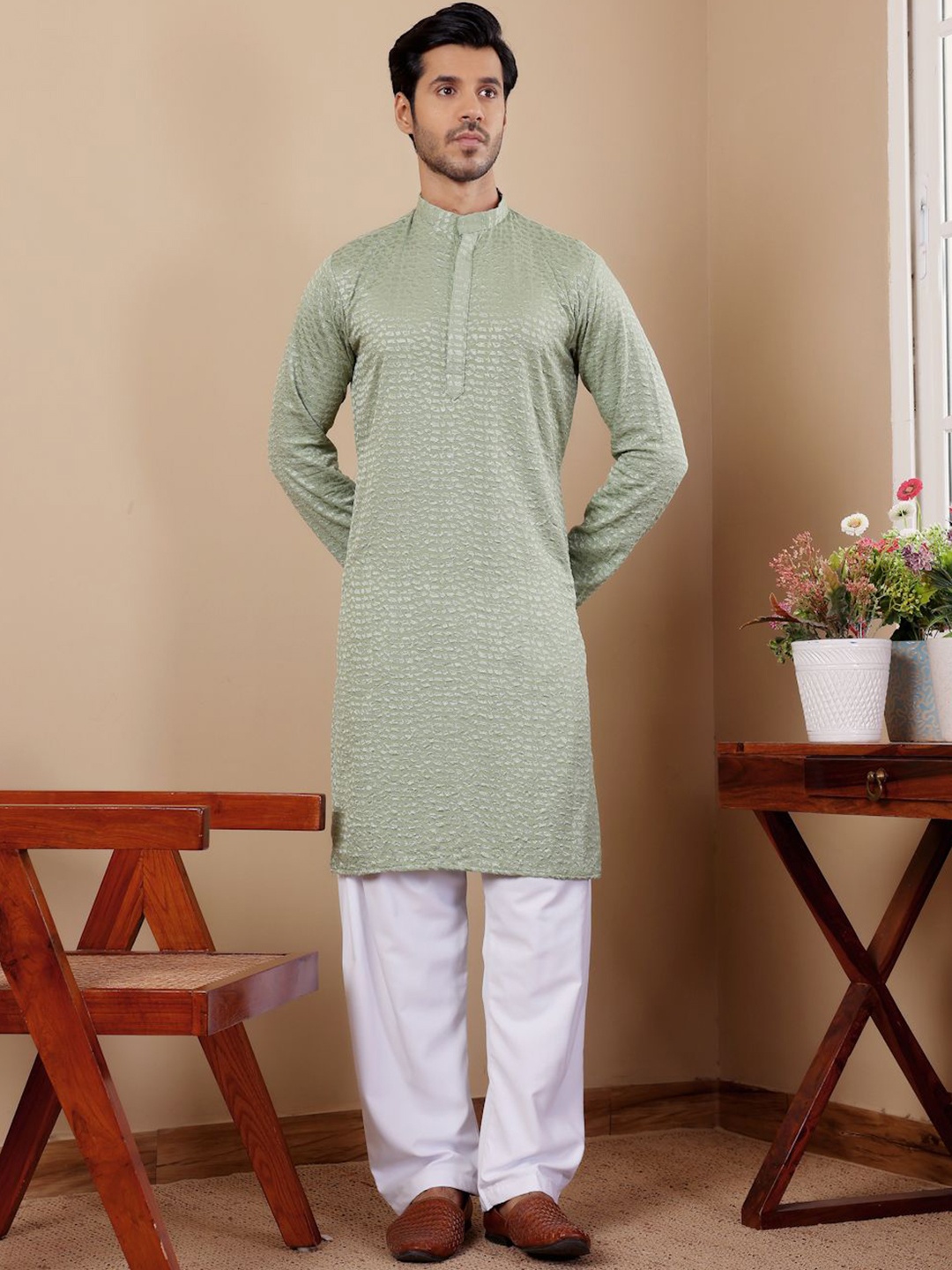 

Rawayi Abstract Woven Design Regular Straight Kurta, Green