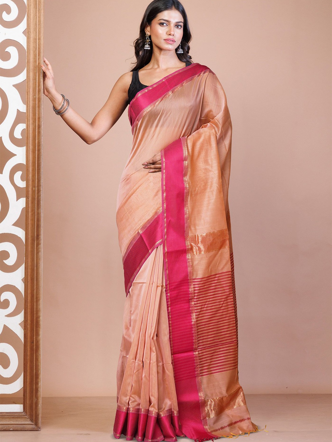 

Unnati Silks Woven Design Handloom Maheshwari Saree, Peach