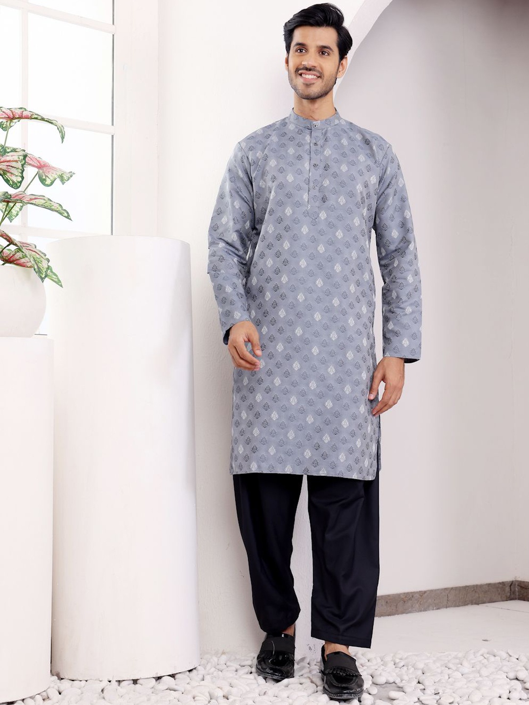 

Rawayi Geometric Woven Design Regular Jacquard Regular Straight Kurta, Steel