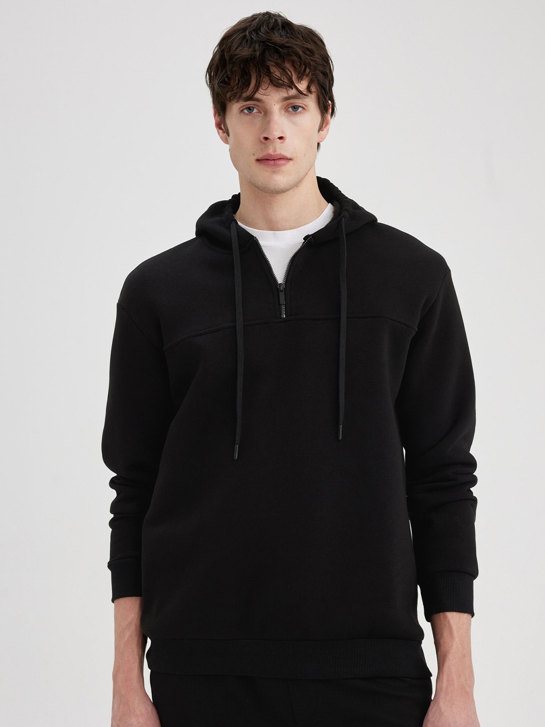 

DeFacto Men Hooded Long Sleeves Pullover, Black