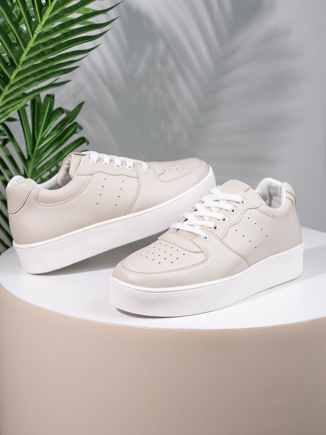 

ESMEE Women Lace-Ups Round Toe Sneakers, Beige