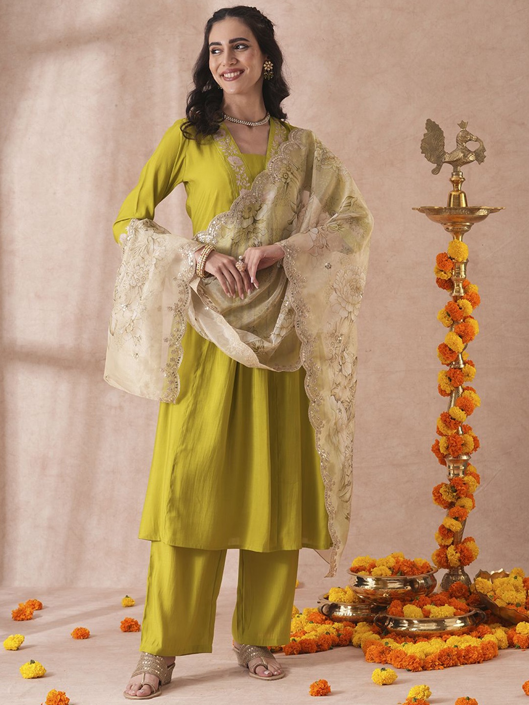 

FASHOR Floral Embroidered Panelled Sequinned A-Line Kurta With Trouser & Dupatta, Green