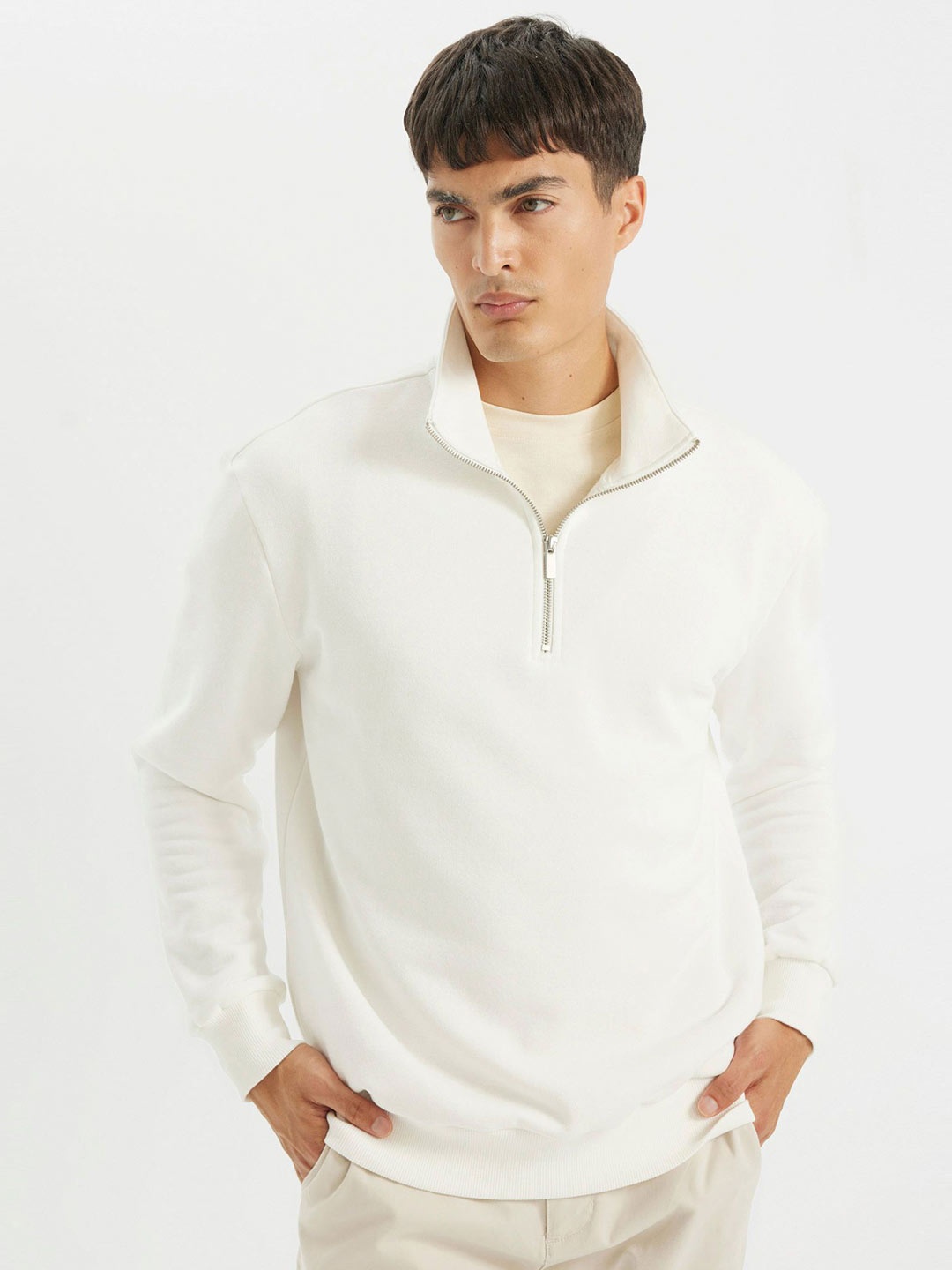

DeFacto Men Mock Collar Long Sleeves Pullover, White