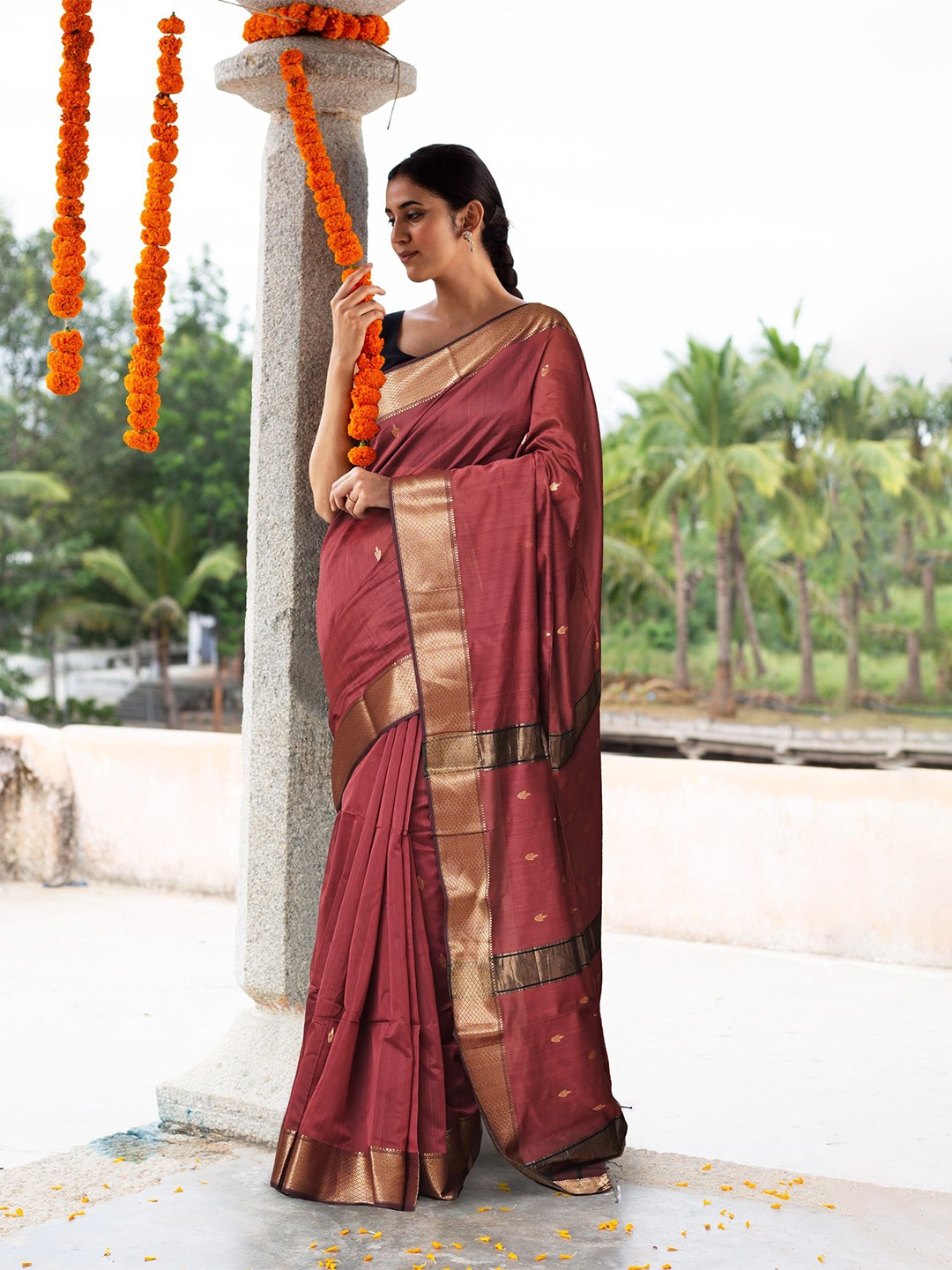 

Unnati Silks Woven Design Handloom Maheshwari Saree, Maroon