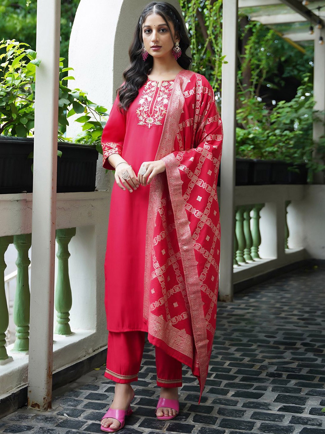 

SKYLEE Pink Ethnic Motifs Embroidered Thread Work Kurta With Trousers & Dupatta