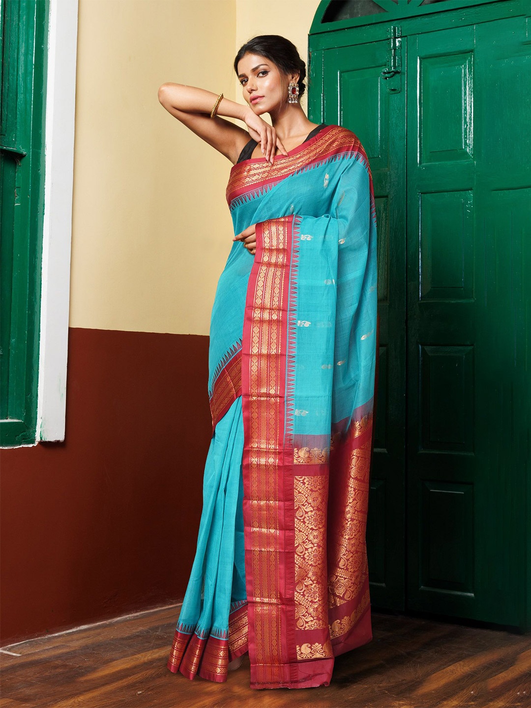 

Unnati Silks Woven Design Zari Pure Cotton Handloom Gadwal Saree, Blue