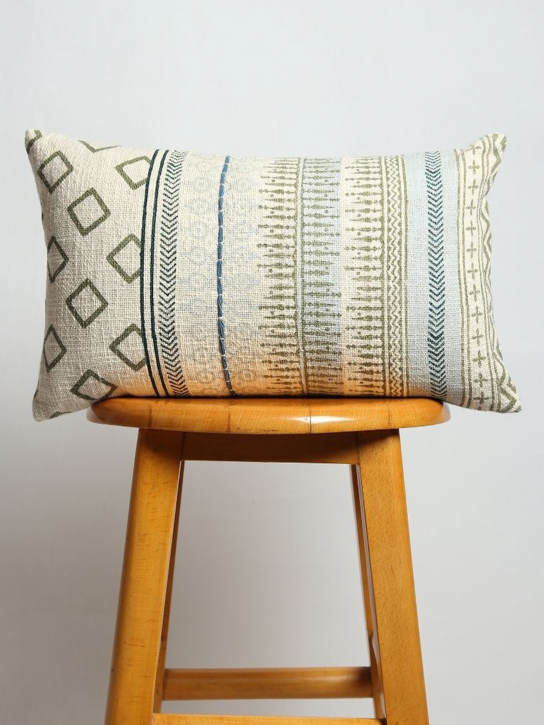 

Art Avenue Green & Grey Geometric Rectangle Cushion Covers