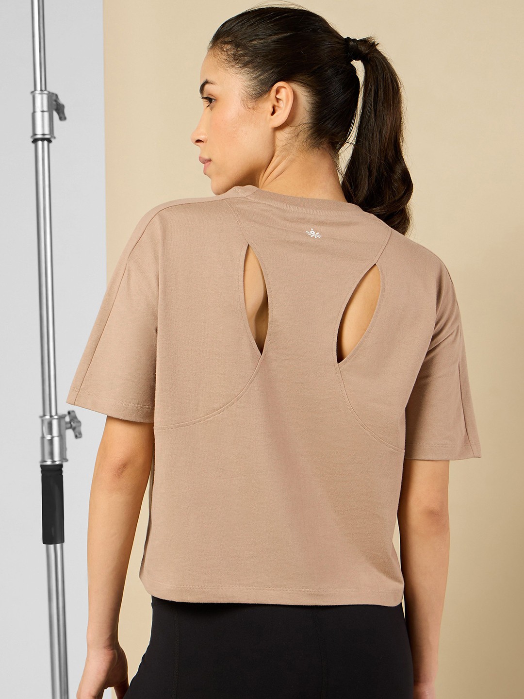 

CULT Drop-Shoulder Sleeves Bio Finish Pure Cotton Boxy Crop T-shirt, Brown