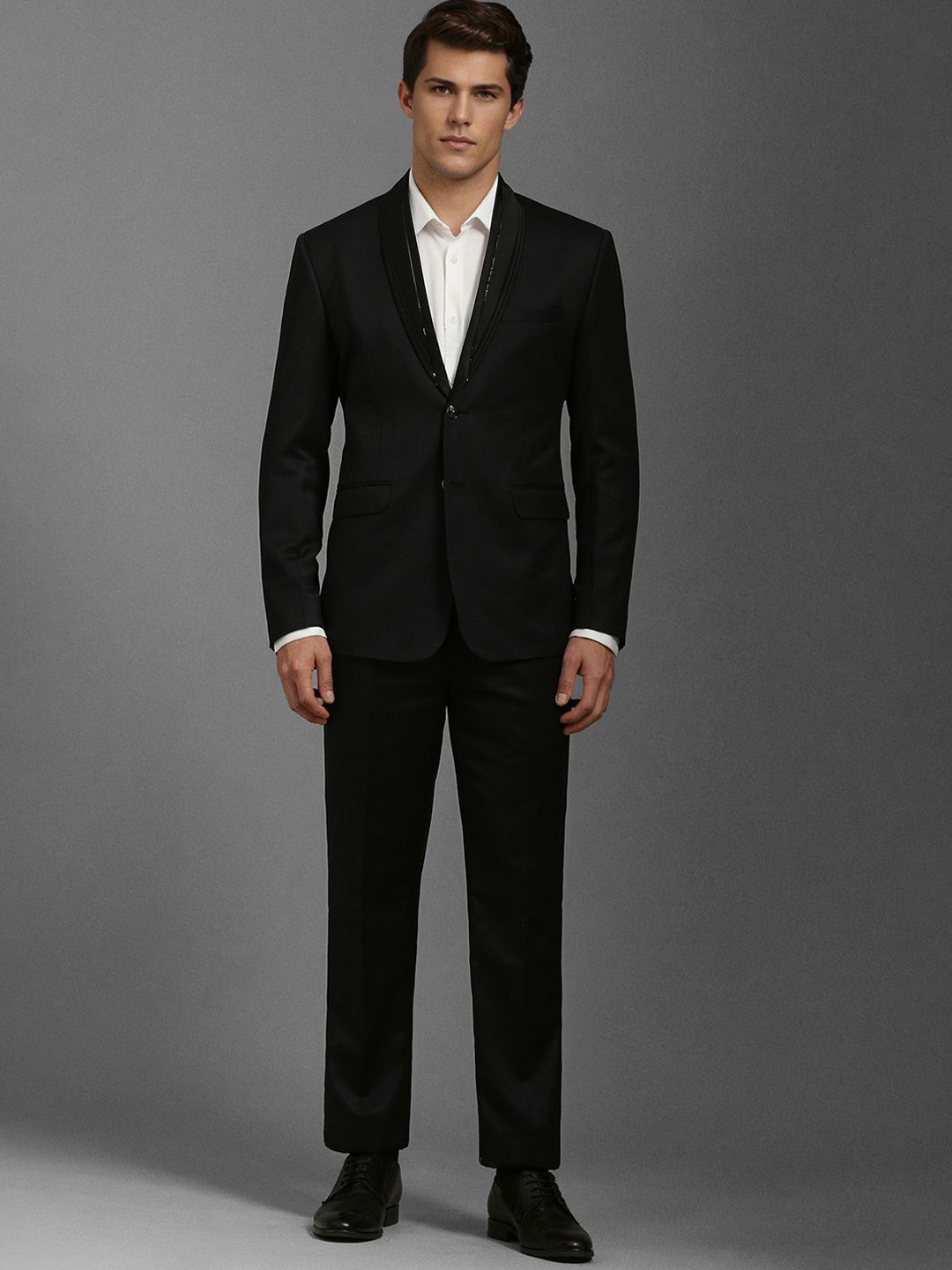 

Louis Philippe Men Slim-Fit Single-Breasted Two-Piece Suit, Black