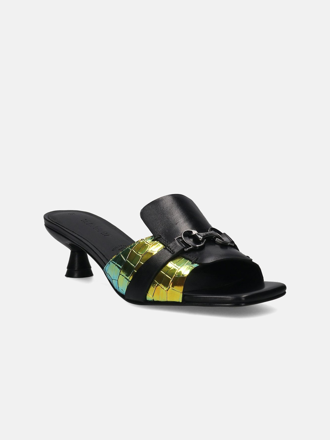 

BAGATT Women Leather Textured Kitten Sandal, Black