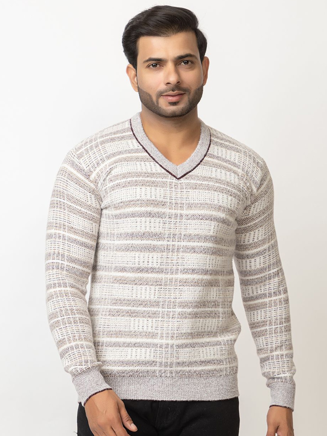 

LO G LO Men Striped V-Neck Pullover Sweater, Brown