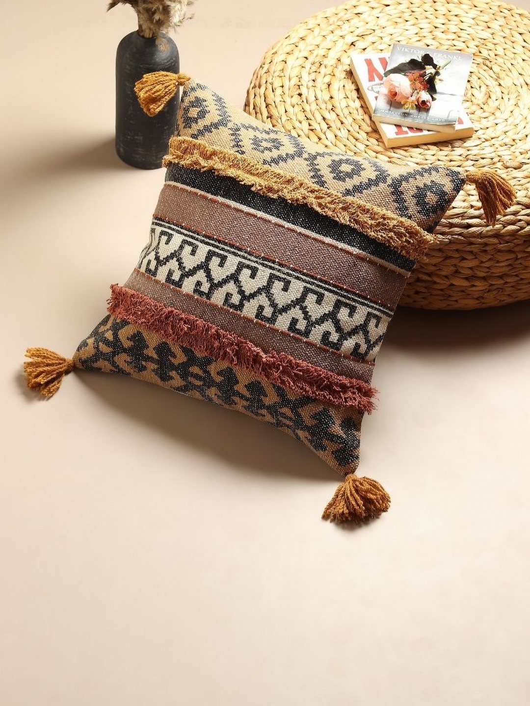 

Art Avenue Brown & White Geometric Cotton Square Cushion Covers