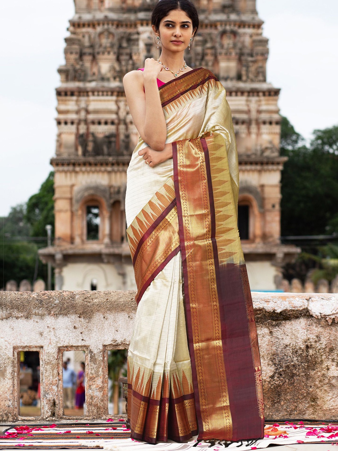 

Unnati Silks Woven Design Zari Handloom Kanjeevaram Saree, Cream