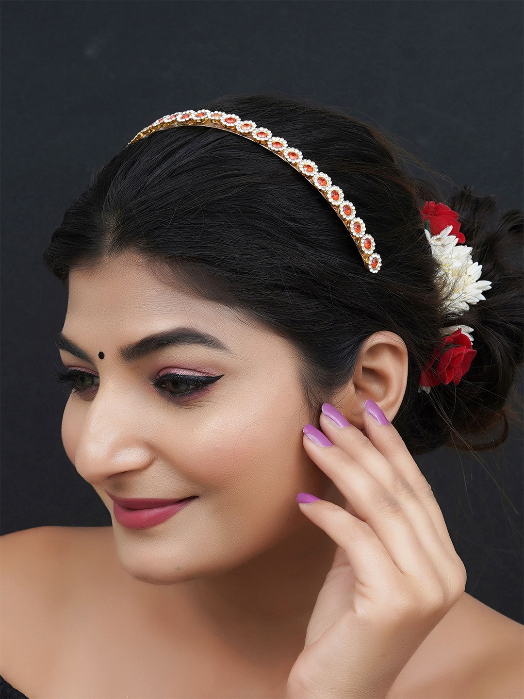 

ahoora Women Embellished Hairband, Gold