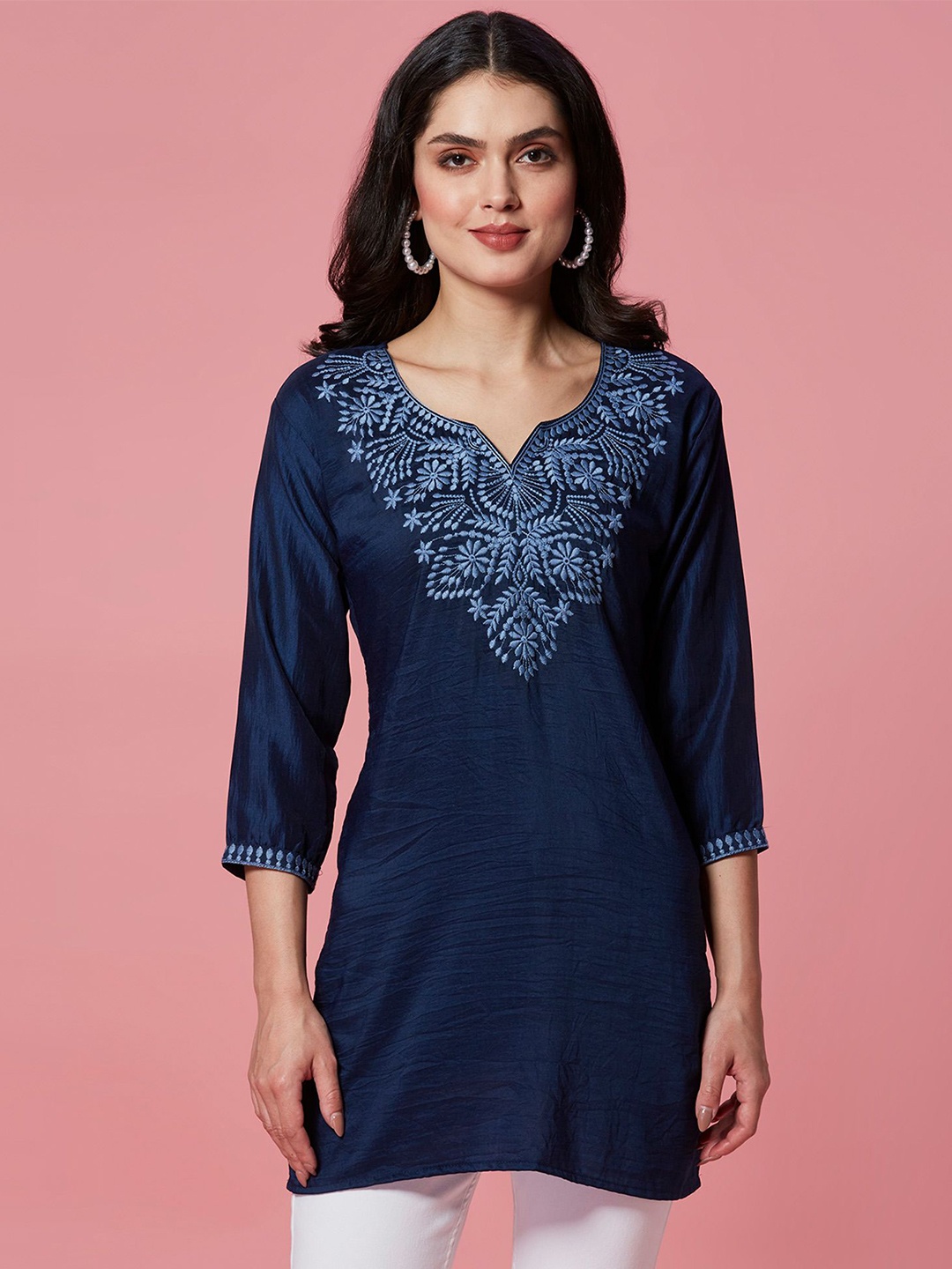 

Peachmode Women Floral Embroidered Kurti, Blue