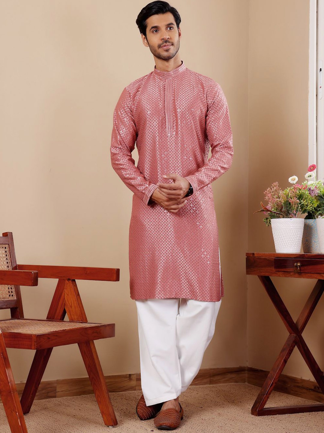 

Rawayi Geometric Embroidered Sequinned Regular Kurta, Rose