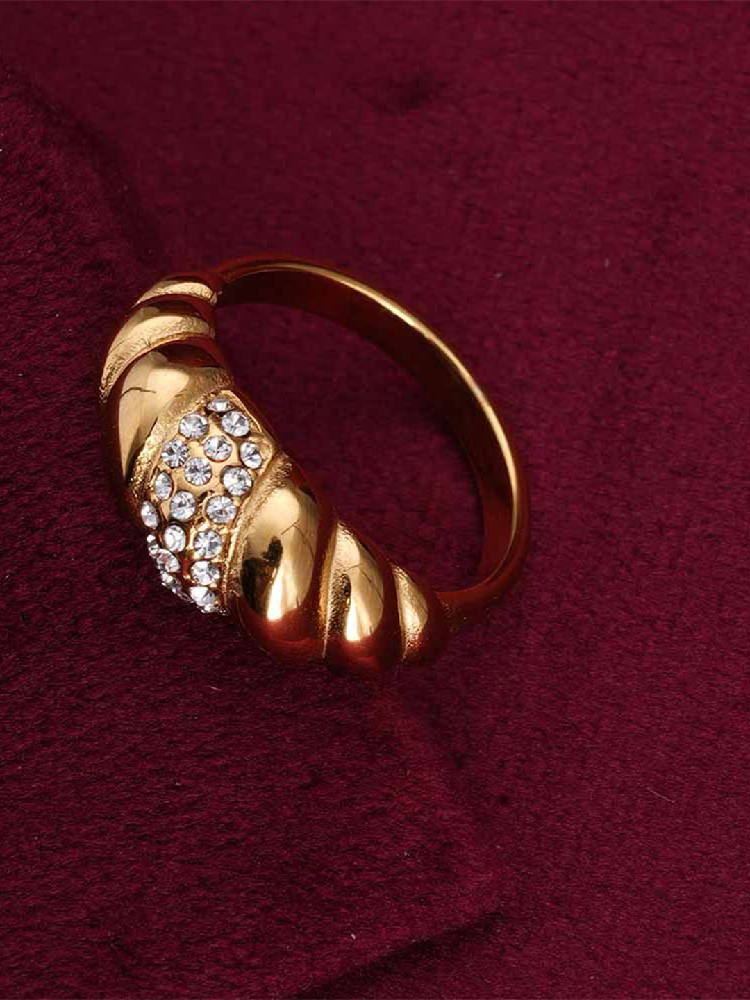 

PALMONAS Anti Tarnish Gold-Plated Cubic Zirconia Stone Studded Croissant Finger Ring