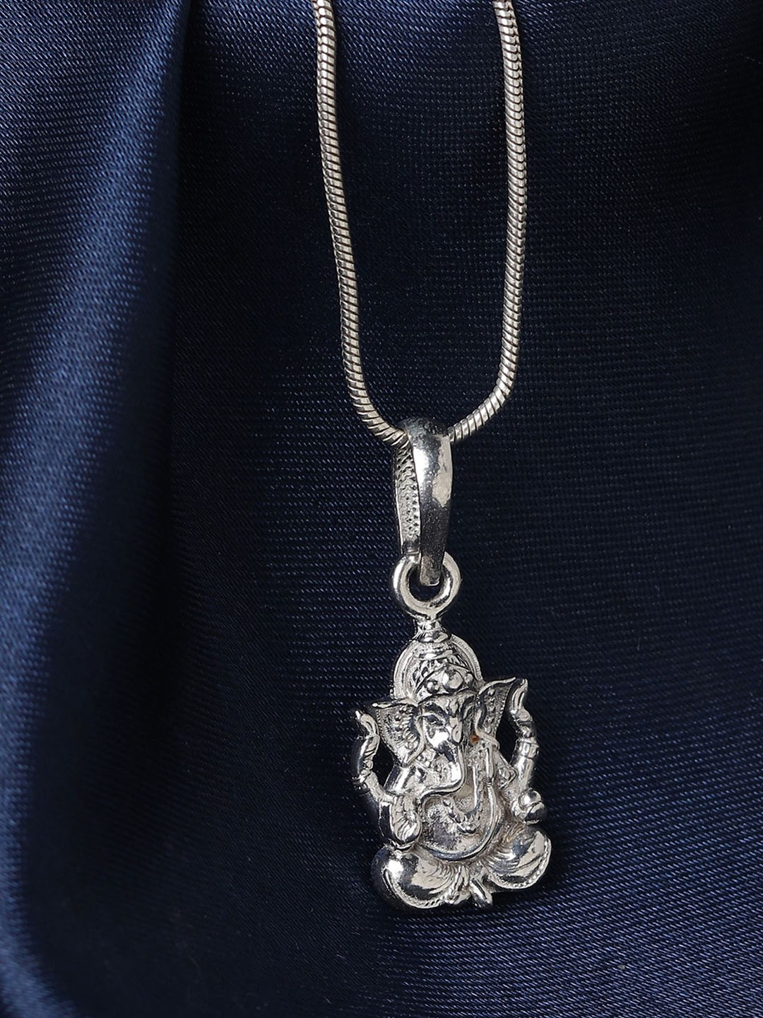 

AKSHAT SAPPHIRE Unisex Silver Pate Wale Ganesh Pendant