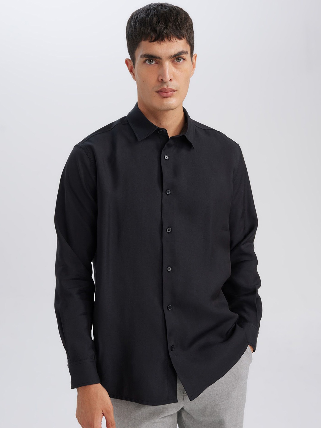 

DeFacto Men Opaque Casual Shirt, Na