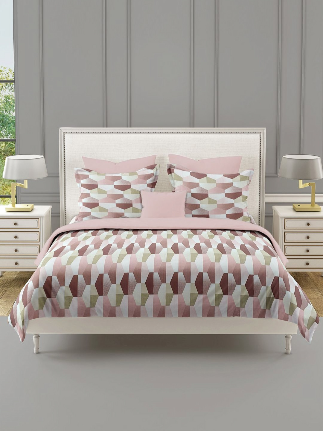 

SWAYAM Pink Geometric Printed Cotton 210 TC King Bedsheet Set 2.74 m x 2.74 m
