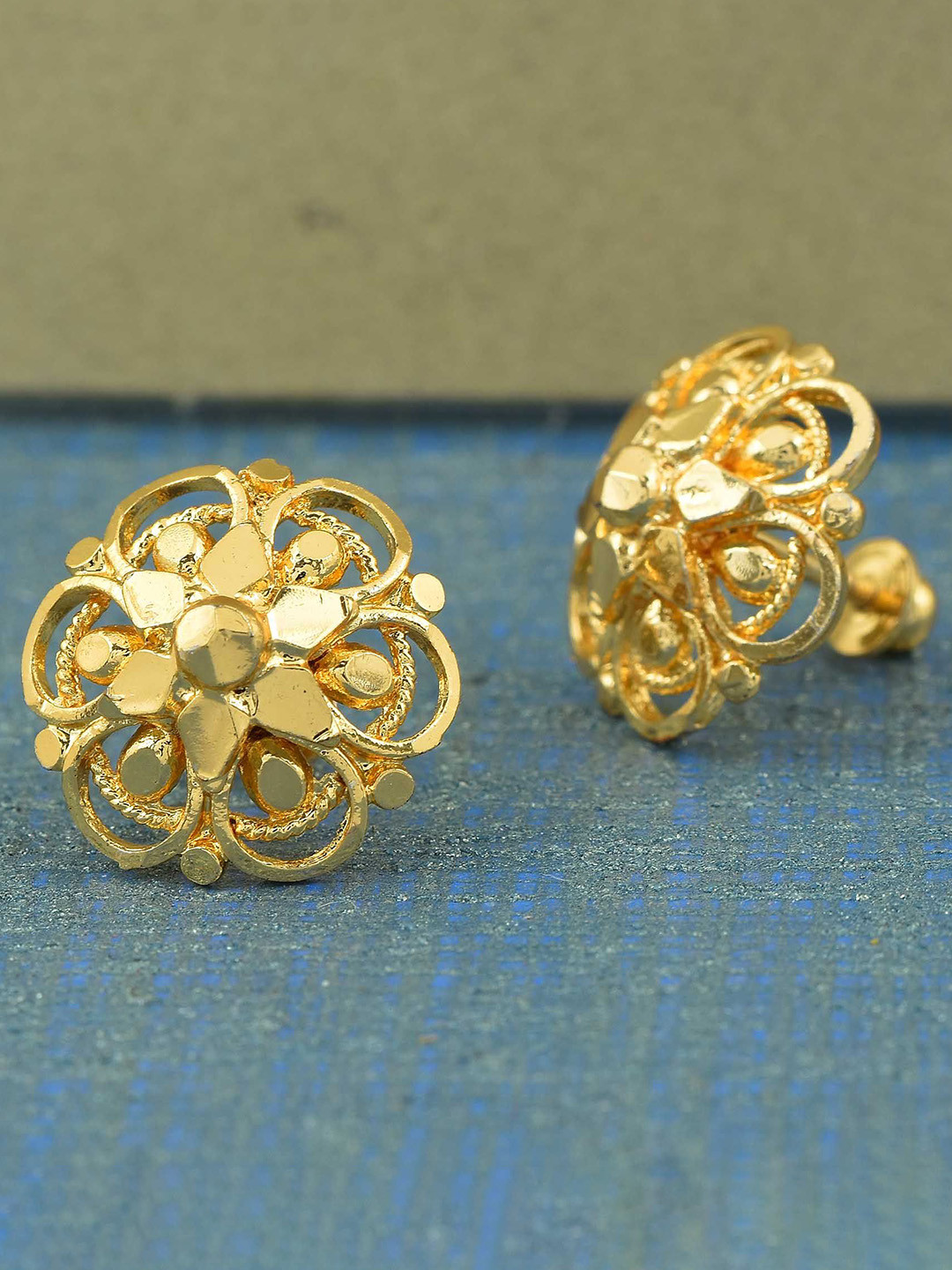 

MEMOIR Gold-Plated Contemporary Studs Earrings