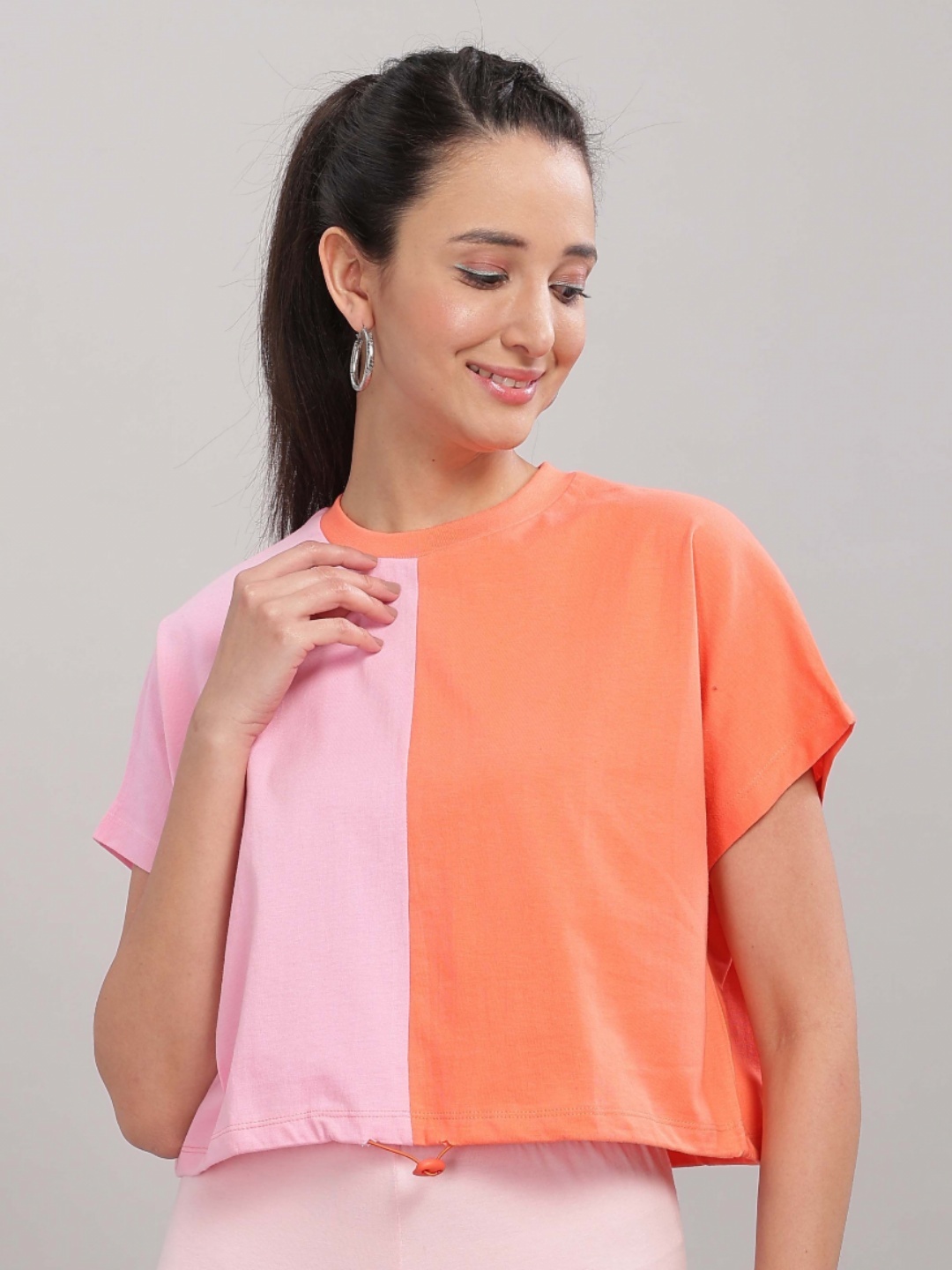 

HEYLAY Women Printed V-Neck Drop-Shoulder Sleeves Pure Cotton Pockets T-shirt, Pink