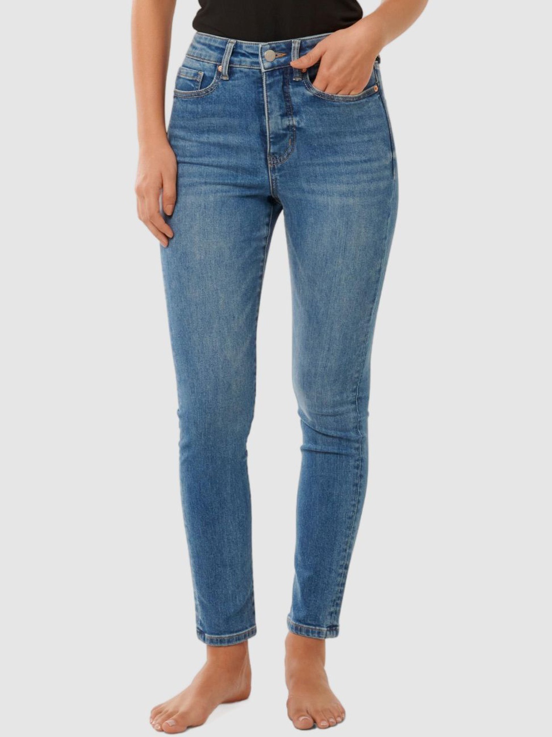 

Forever New Women Skinny Fit High-Rise Light Fade Stretchable Jeans, Blue