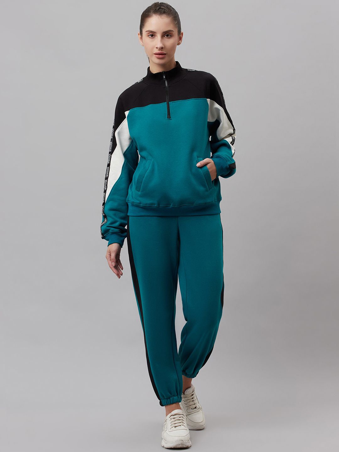 

Laabha Women Colorblocked Round Neck Tracksuit, Teal