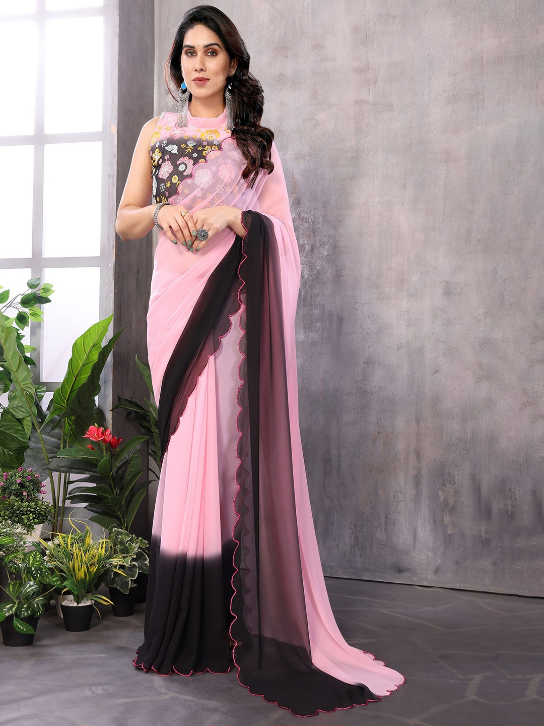 

CATCHY FOREVER Colourblocked Embroidered Saree, Black