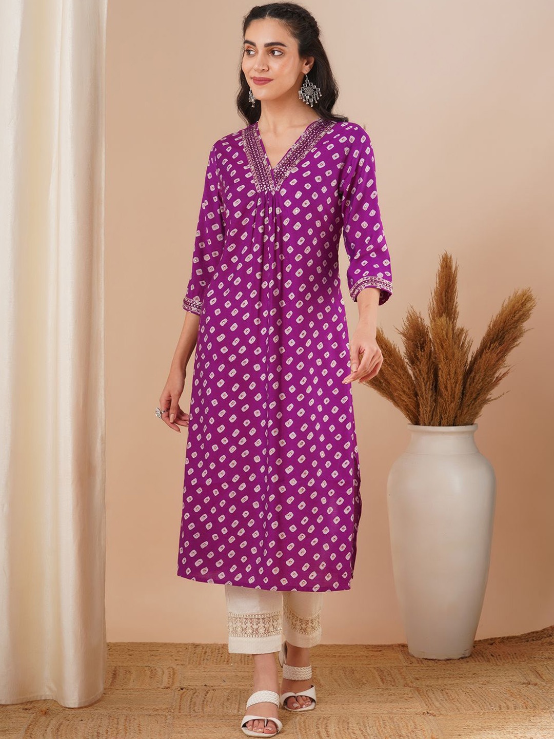 

FASHOR Bandhani Printed Mirror Work Straight Kurta, Purple