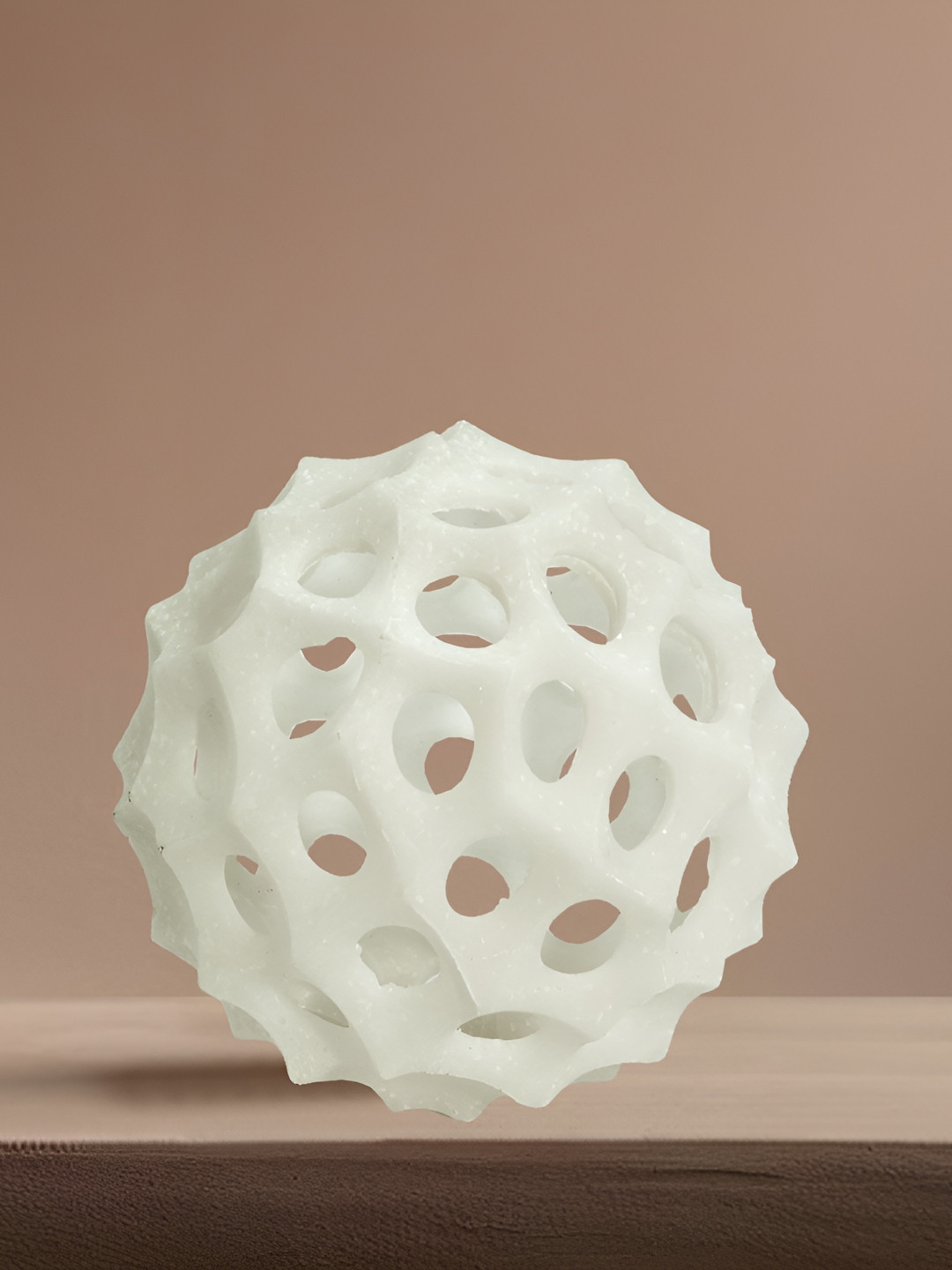 

Aura White Other Curio Showpiece