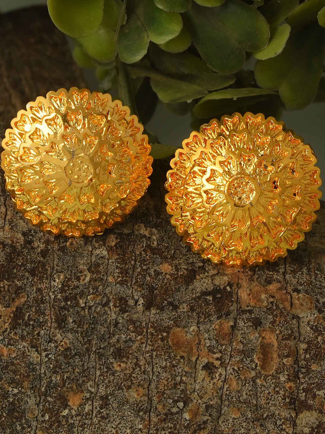 

MEMOIR Gold-Plated Contemporary Studs Earrings