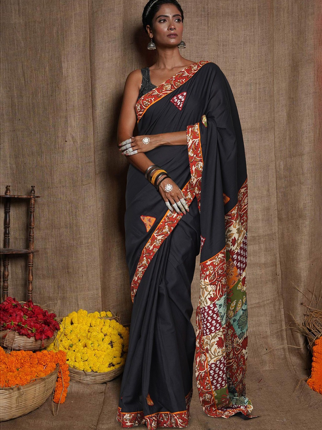 

Unnati Silks Ethnic Motifs Printed Pure Cotton Handloom Block Print Saree, Black