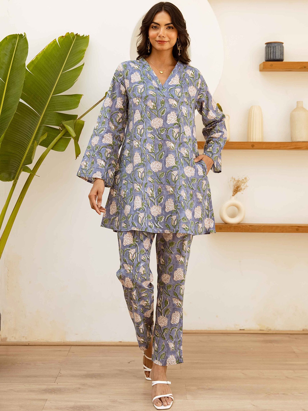 

HUKUM Floral Printed V-Neck Long Sleeves Pure Cotton Top With Trouser, Blue