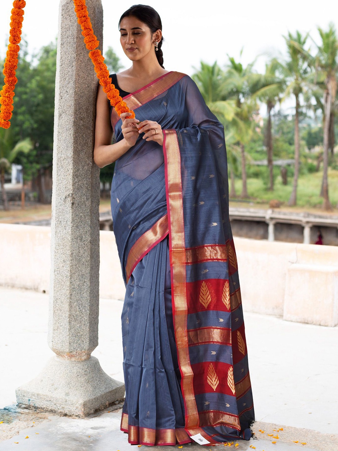 

Unnati Silks Woven Design Zari Handloom Maheshwari Saree, Grey