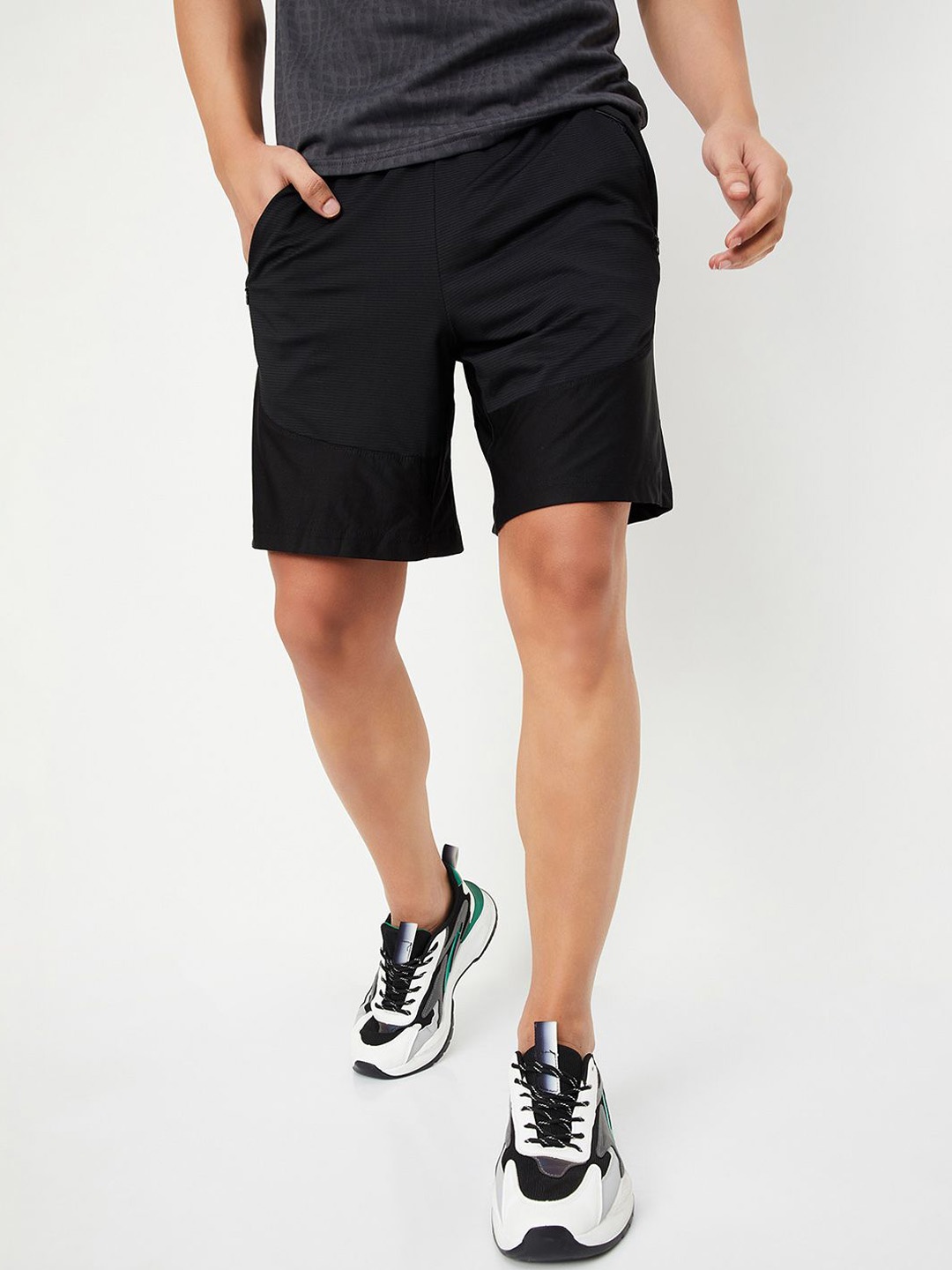 

max Men Mid-Rise Shorts, Black