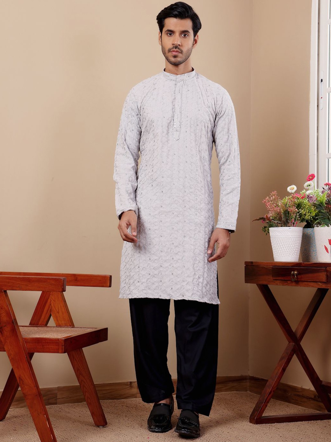 

Rawayi Floral Embroidered Mandarin Collar Sequins Linen Straght Kurta, Blue