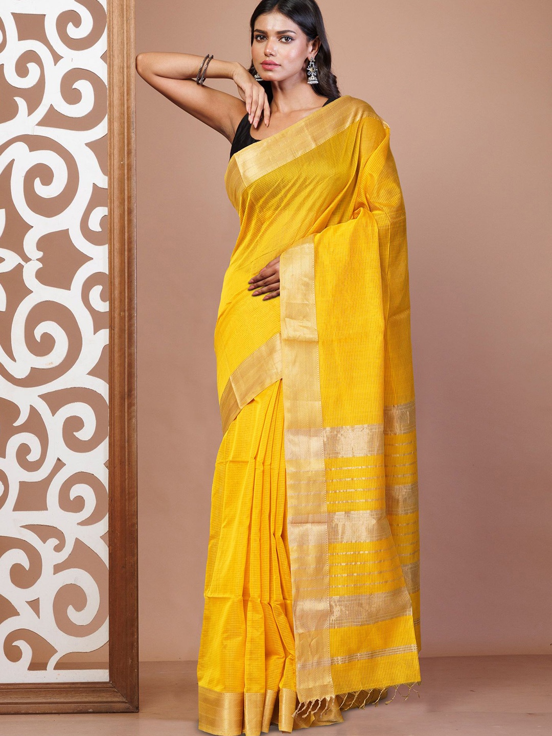 

Unnati Silks Woven Design Handloom Maheshwari Saree, Yellow
