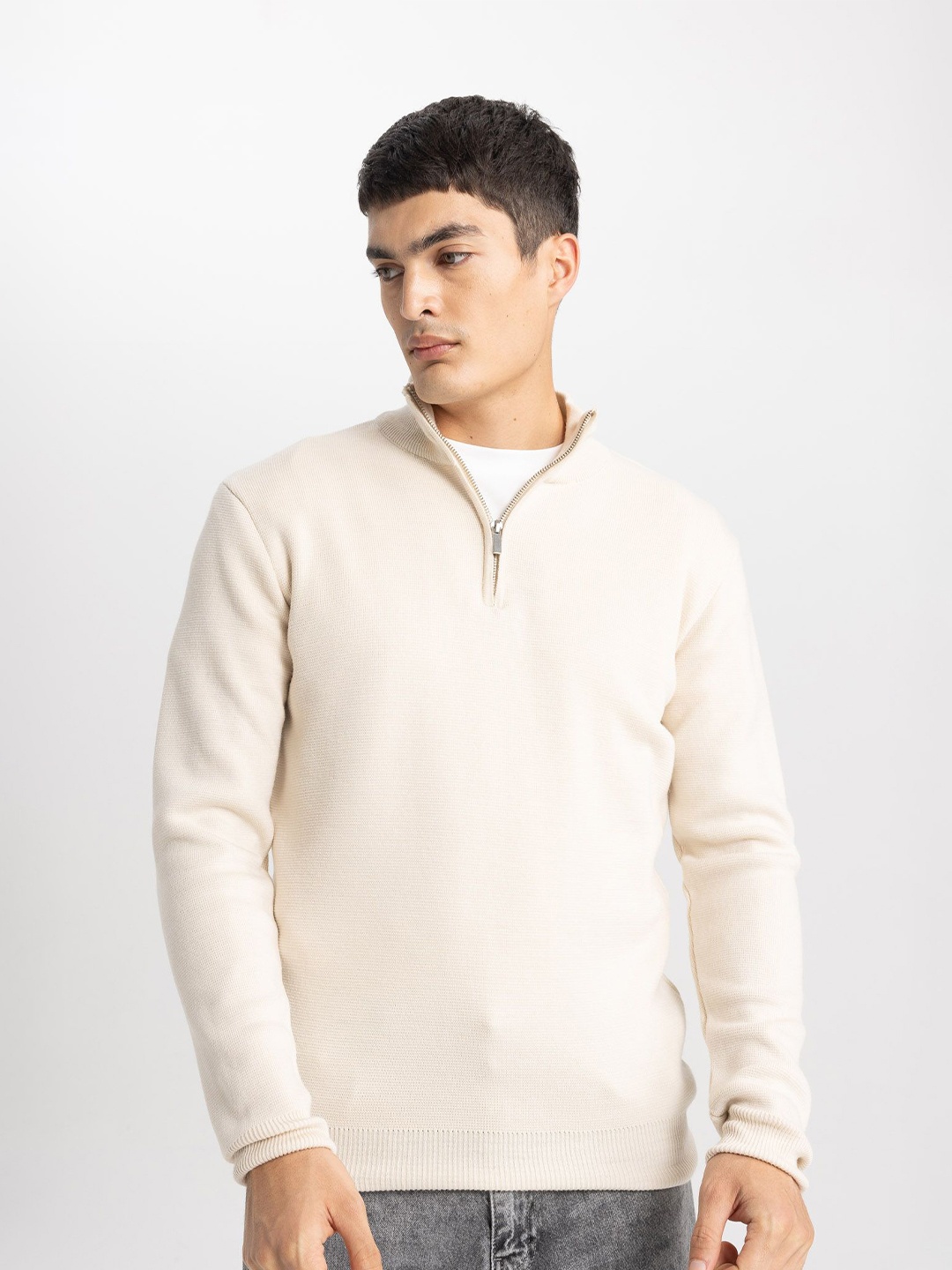 

DeFacto Men Turtle Neck Long Sleeves Pullover, Cream