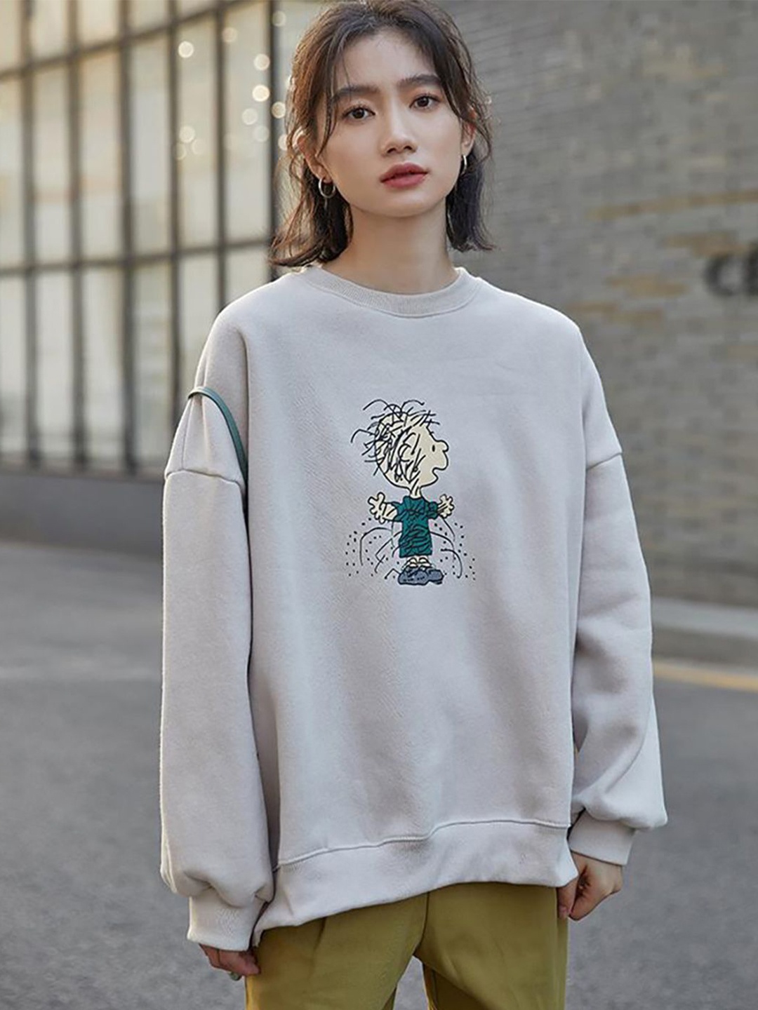 

JC Mode Women Graphic Printed Pullover Sweatshirt, Beige