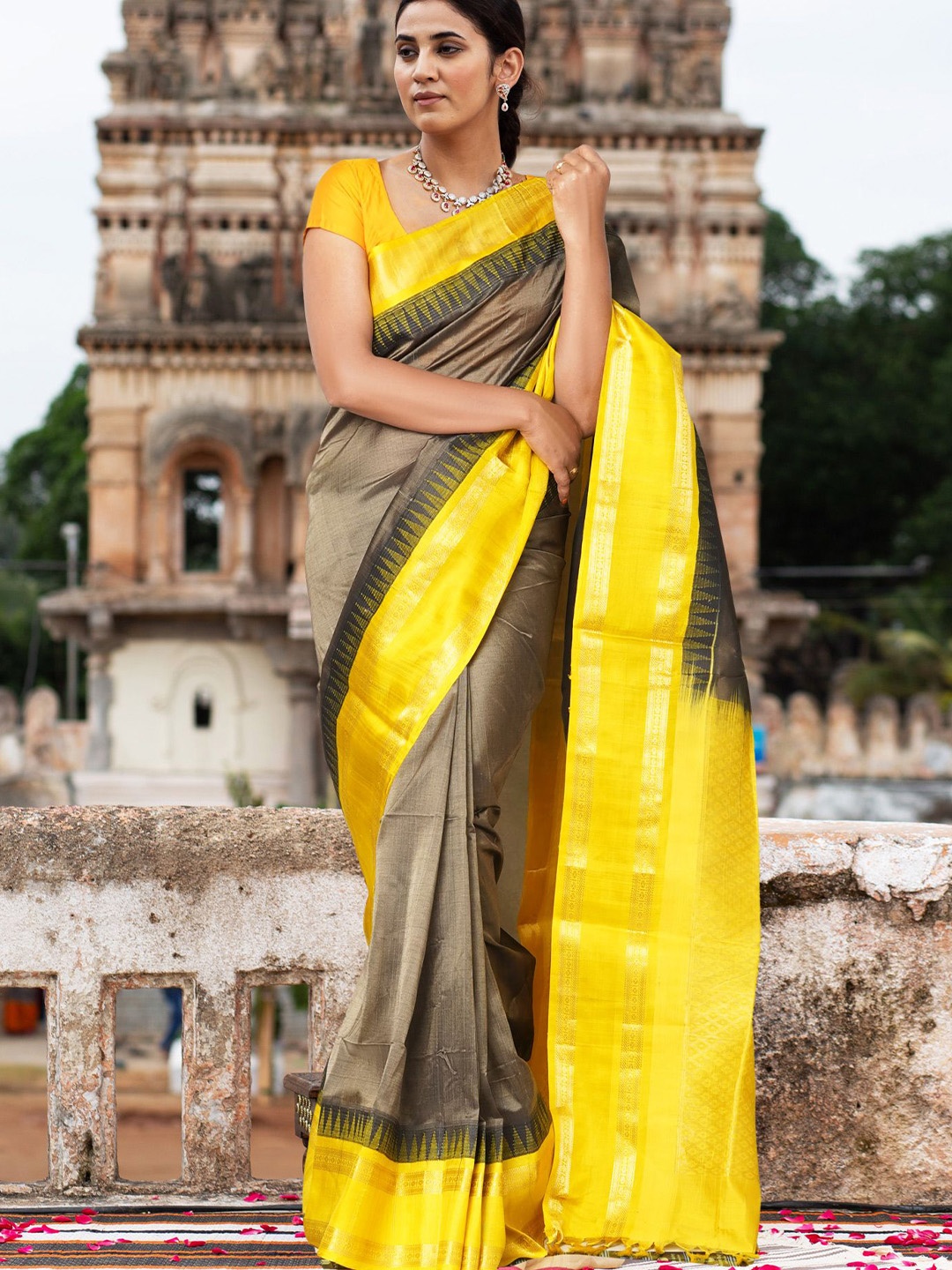 

Unnati Silks Zari Handloom Kanjeevaram Saree, Grey