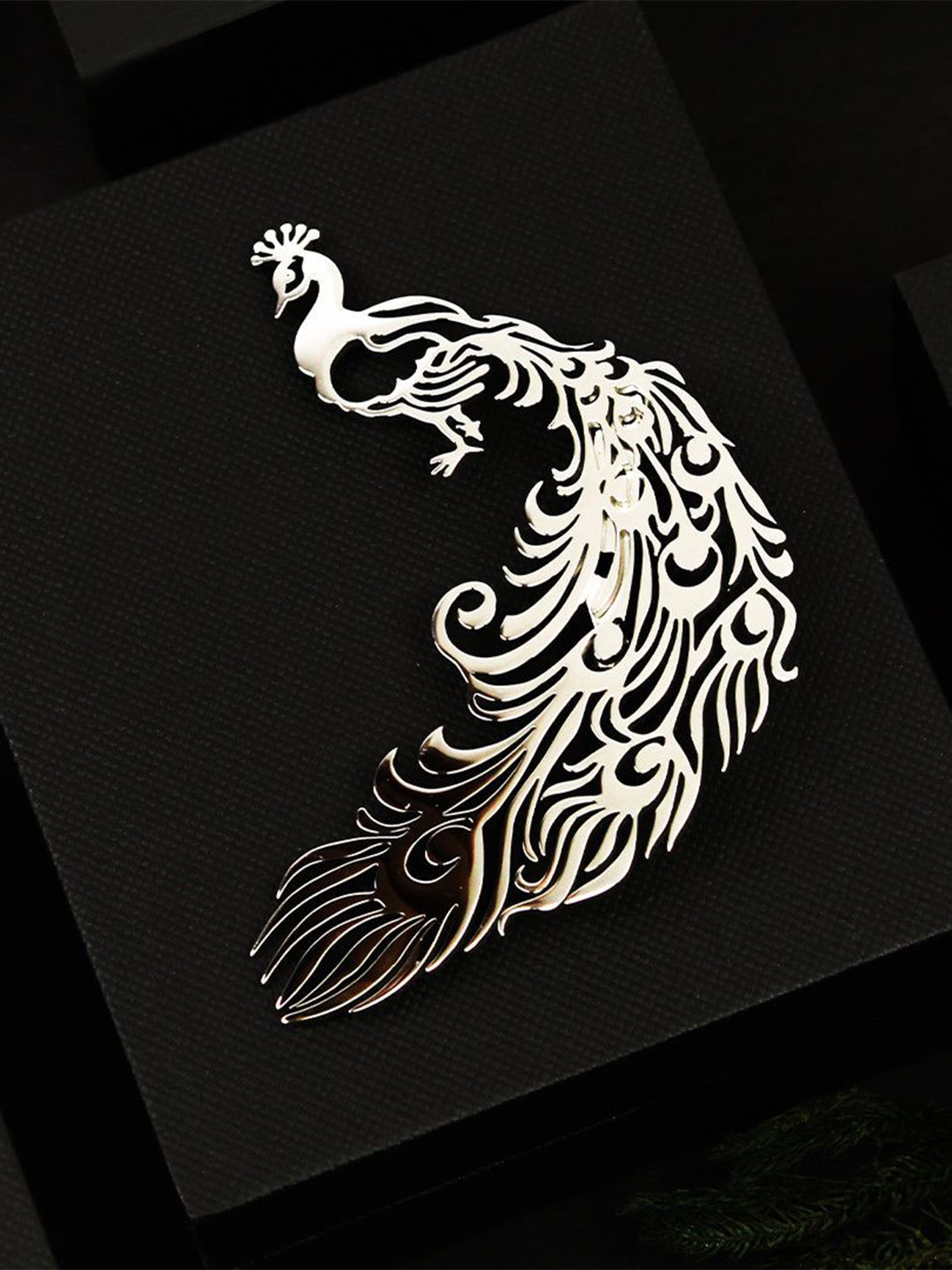 

PELUCHE Men Peacock Elegance Silver Minimal Lapel Pin Brooch