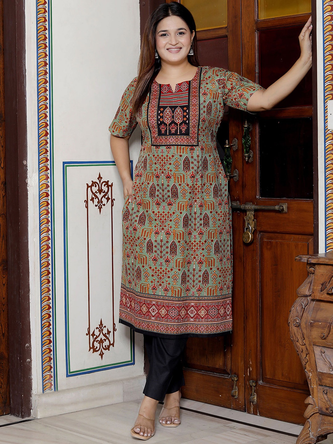 

Jevi Prints Ethnic Motifs Printed Round Neck Short Sleeves Pure Cotton Straight Kurta, Green